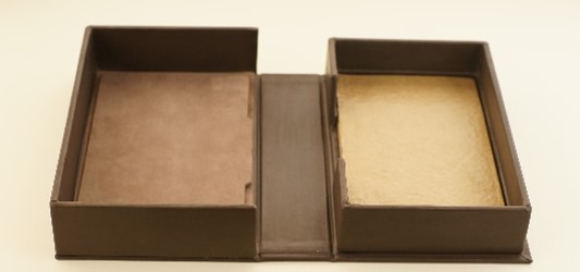 Boîte de conservation sur mesure en cuir complet assortie à la reliure